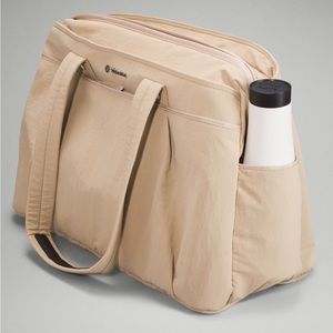 Lululemon Throwback Triple-Zip Duffle Bag 25L